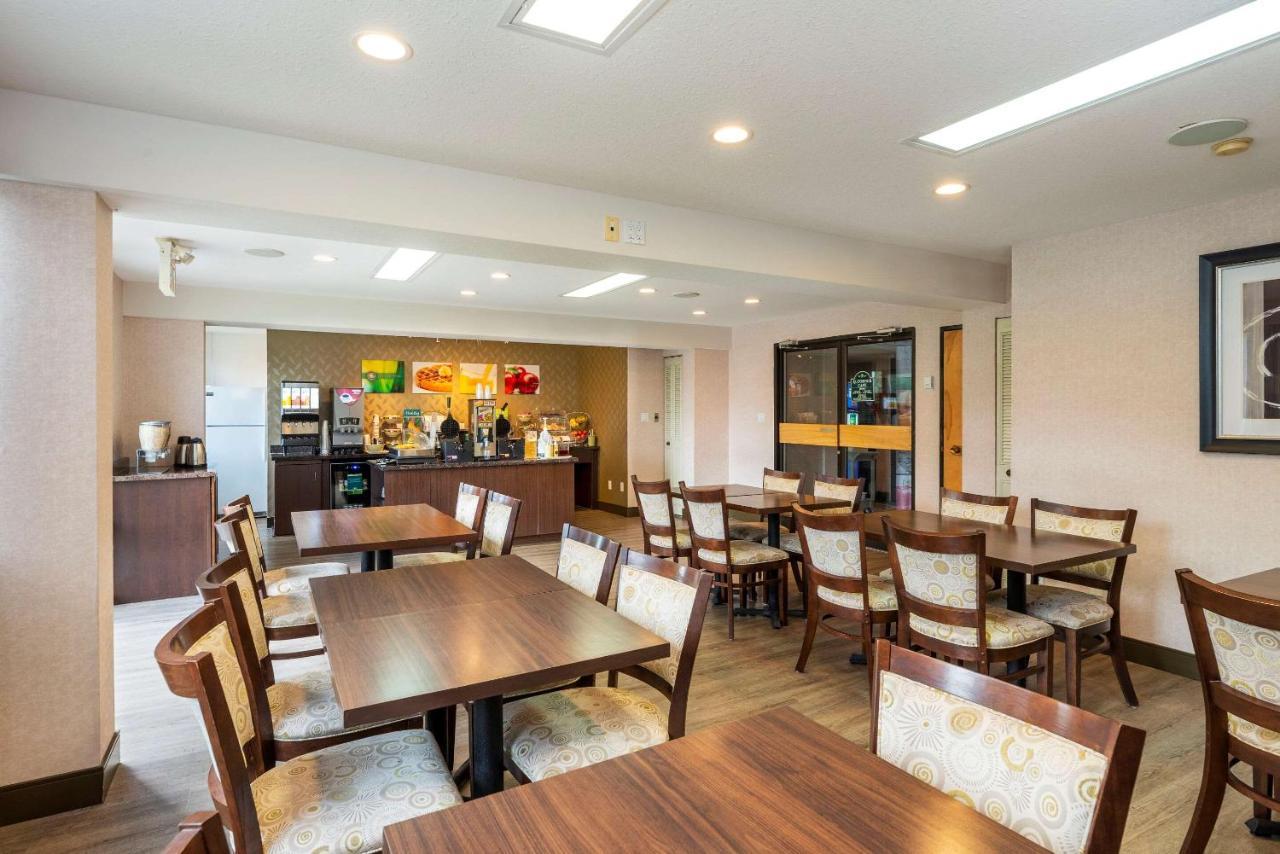 Prestige Riverside Lodge Quesnel Ngoại thất bức ảnh