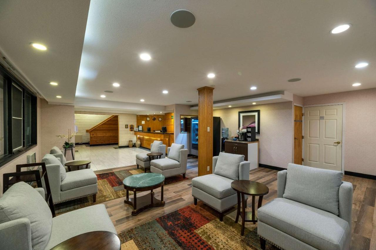 Prestige Riverside Lodge Quesnel Ngoại thất bức ảnh