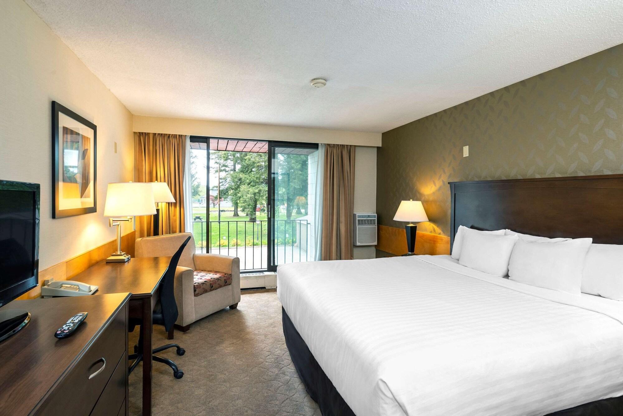 Prestige Riverside Lodge Quesnel Ngoại thất bức ảnh