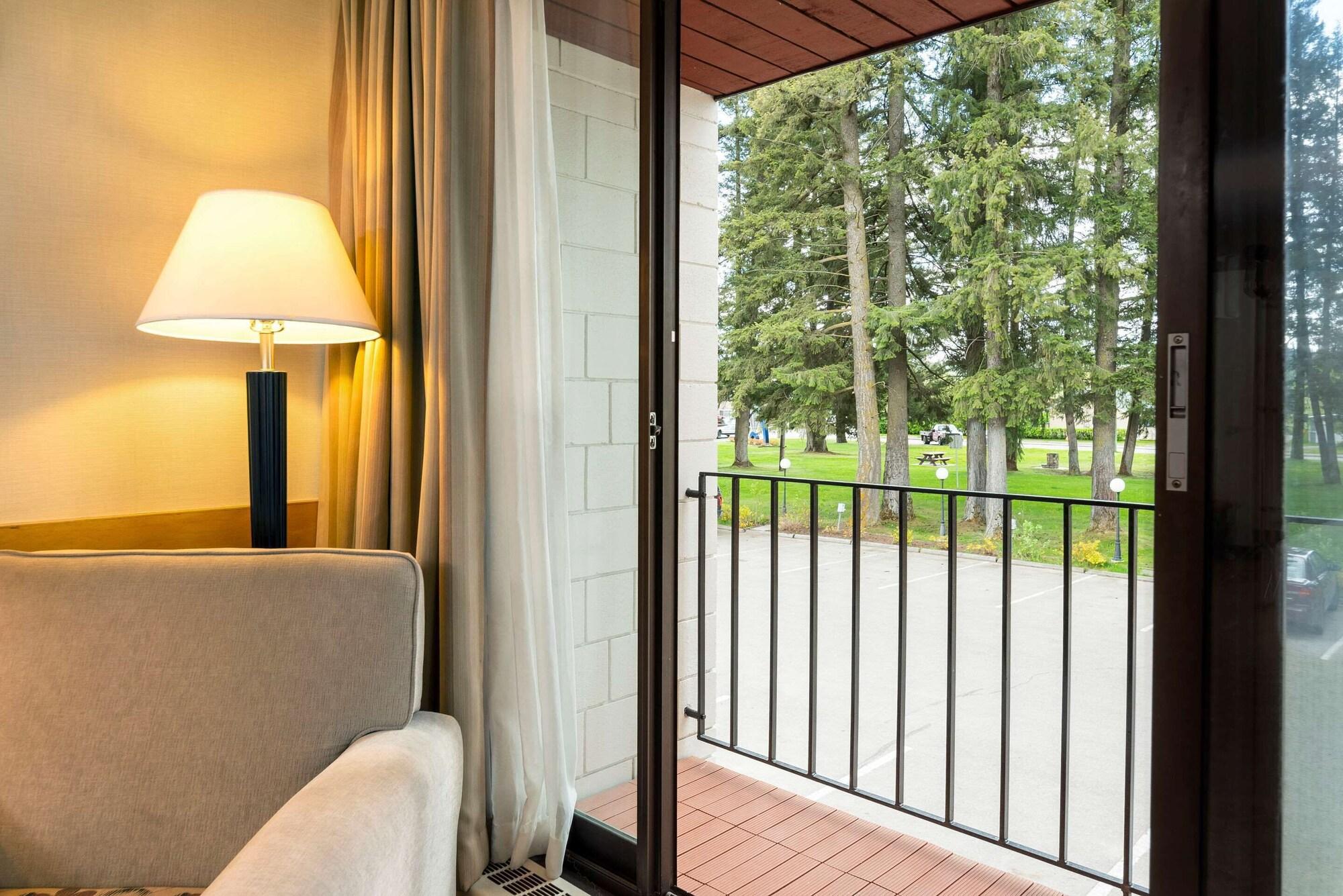 Prestige Riverside Lodge Quesnel Ngoại thất bức ảnh