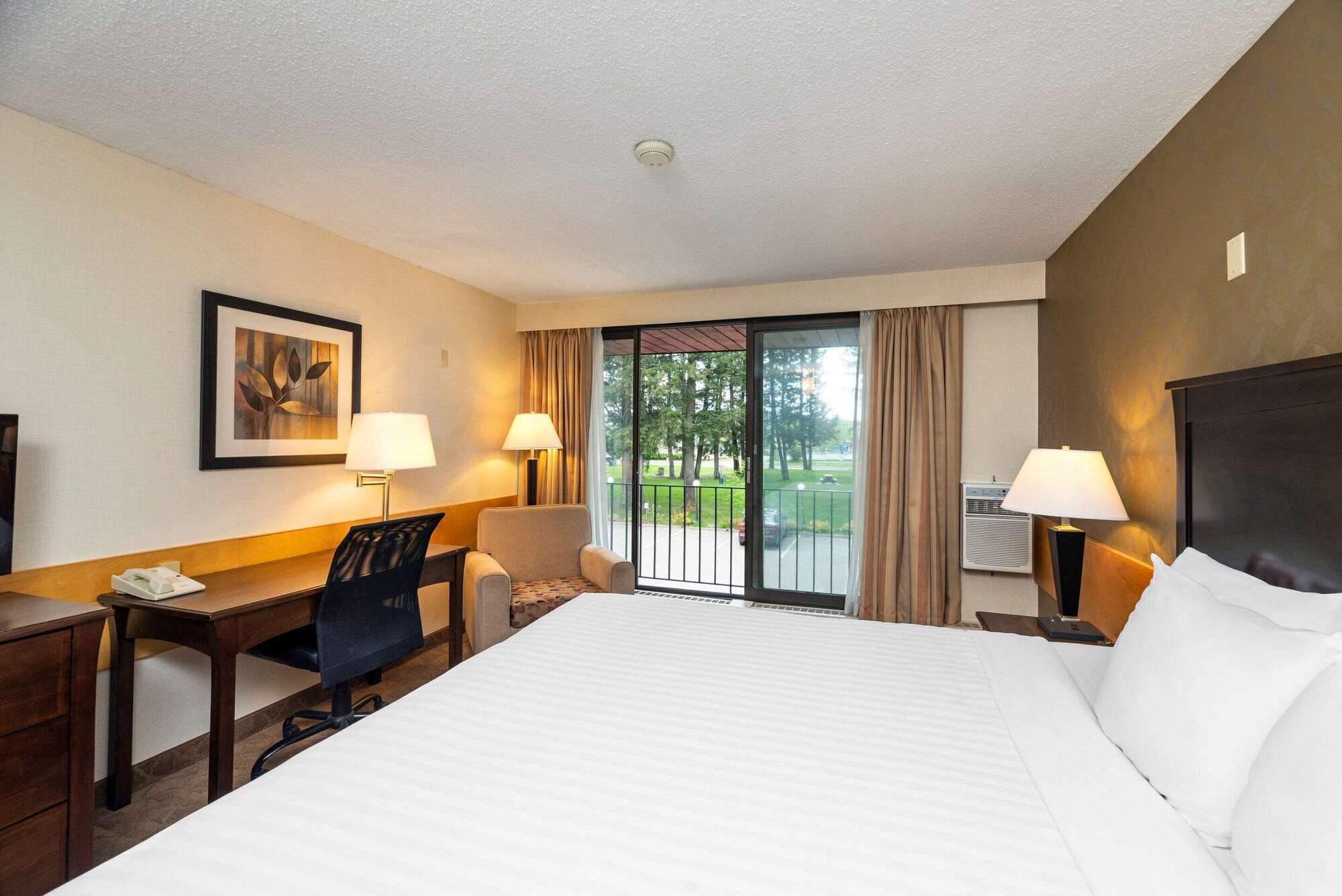 Prestige Riverside Lodge Quesnel Ngoại thất bức ảnh