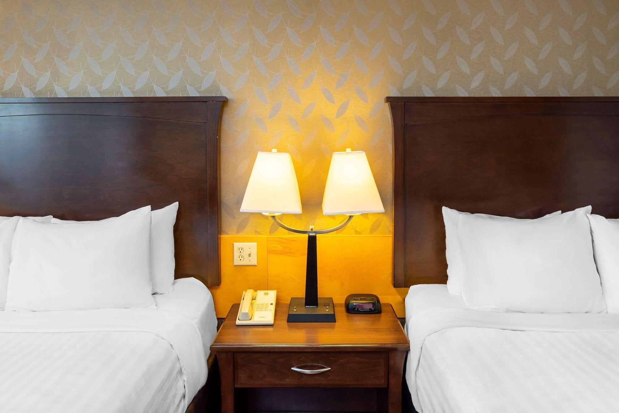 Prestige Riverside Lodge Quesnel Ngoại thất bức ảnh