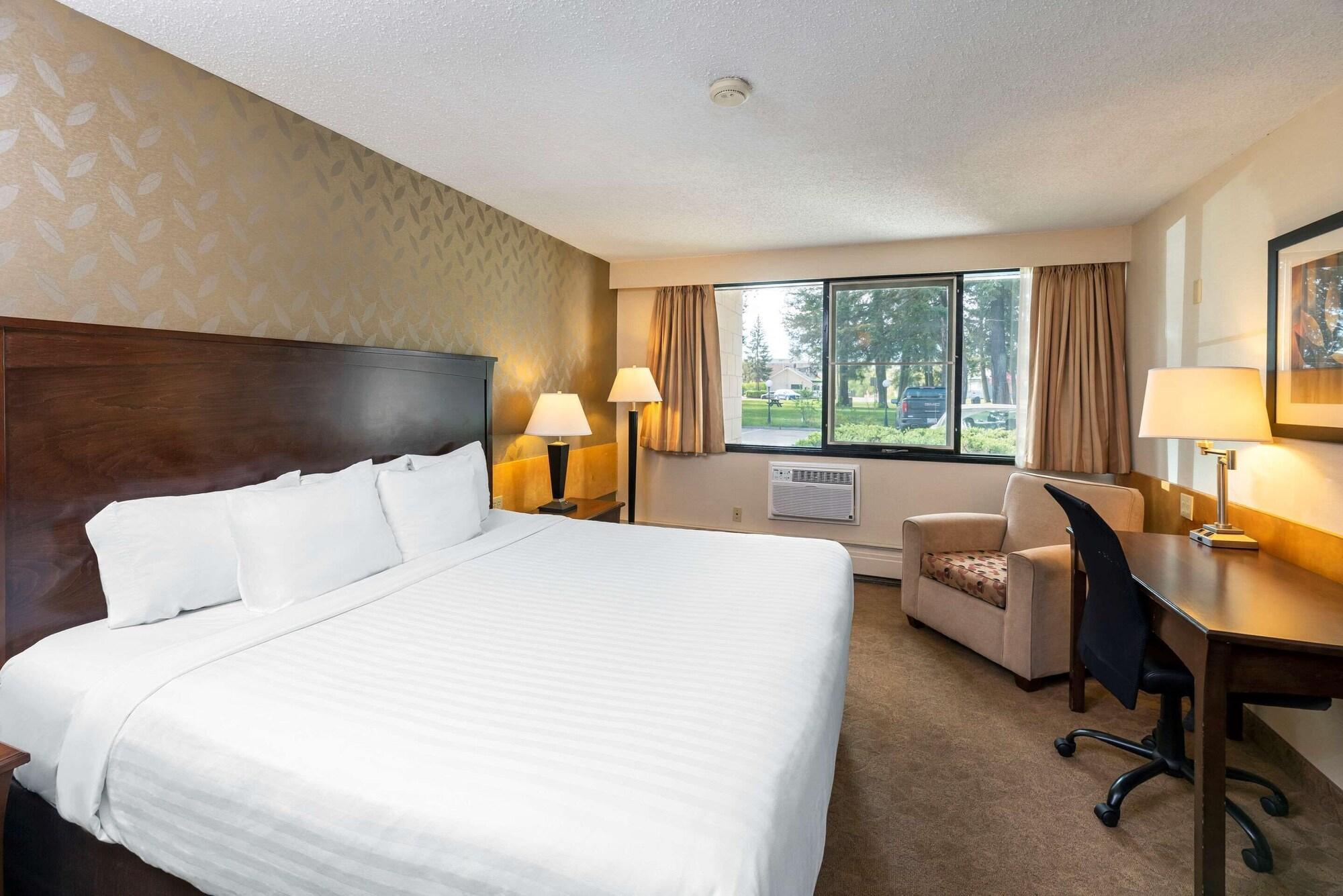 Prestige Riverside Lodge Quesnel Ngoại thất bức ảnh