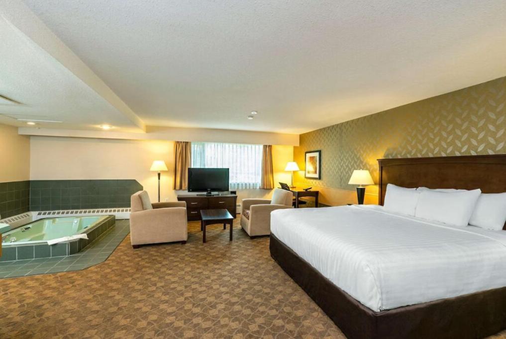 Prestige Riverside Lodge Quesnel Ngoại thất bức ảnh